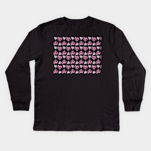 love shape handdrawn pink with white color pattern, black background Kids Long Sleeve T-Shirt